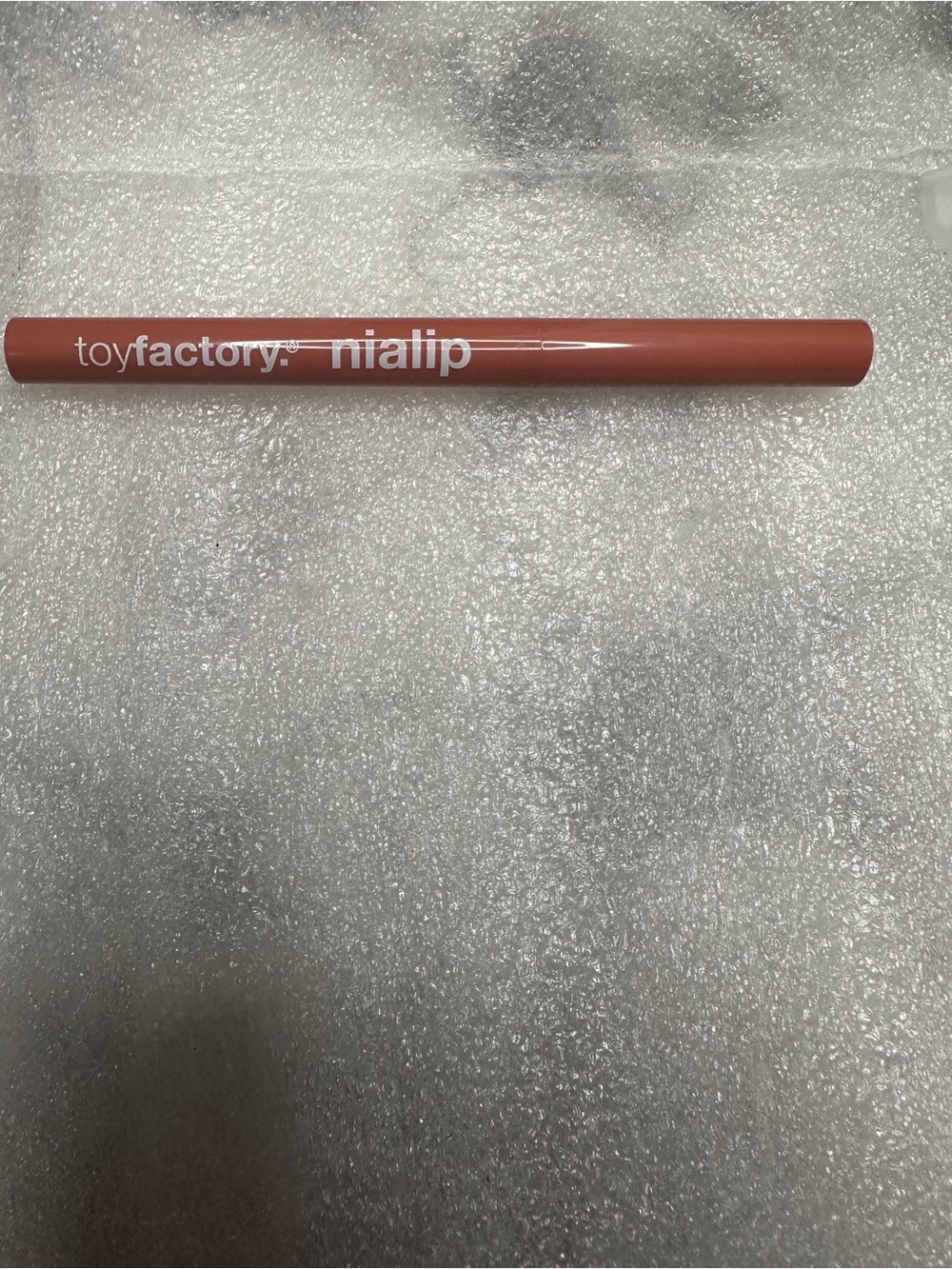 Toy factory- nialip Lip Pencil in nude protocol